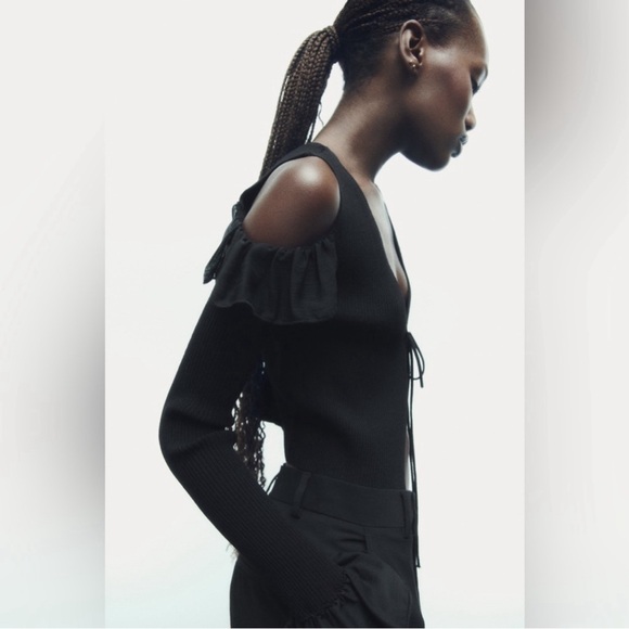 Zara cold shoulder ruffle ribbed knit black v-neck cardigan tie front size small - Picture 3 of 16